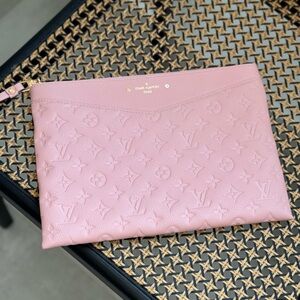 Louis Vuitton Daily Pouch